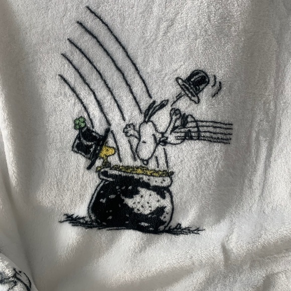 Last 1! Peanut Snoopy Berkshire St Patrick Blanket - Picture 7 of 10